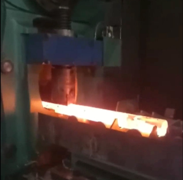 X-Q42-500B型500噸熱剪棒料剪切機(jī)